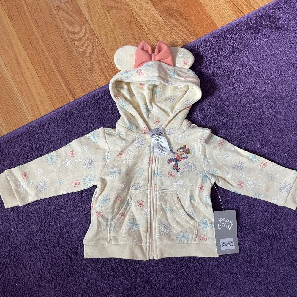 Minnie sweatshirt tags on still 9-12 months